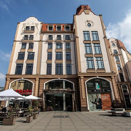 Rius Hotel リヴィウ エクステリア 写真