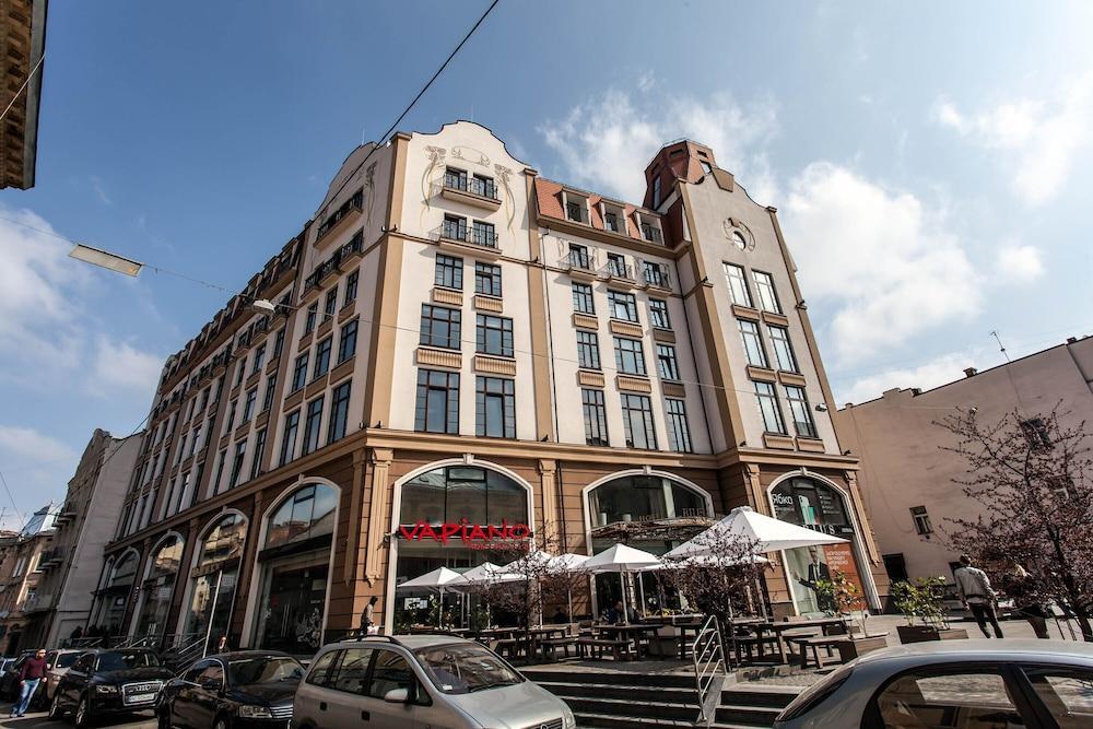 Rius Hotel リヴィウ エクステリア 写真