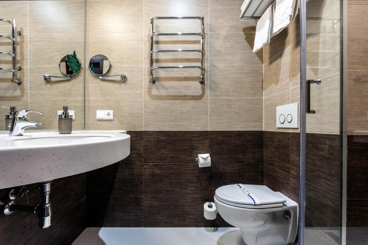 Rius Hotel リヴィウ エクステリア 写真