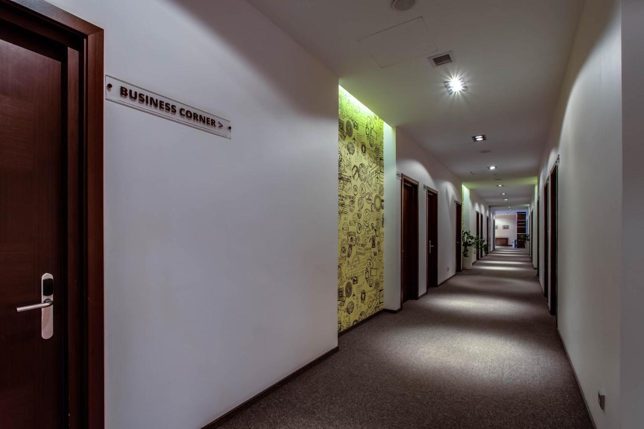 Rius Hotel リヴィウ エクステリア 写真