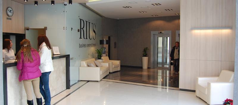 Rius Hotel リヴィウ エクステリア 写真