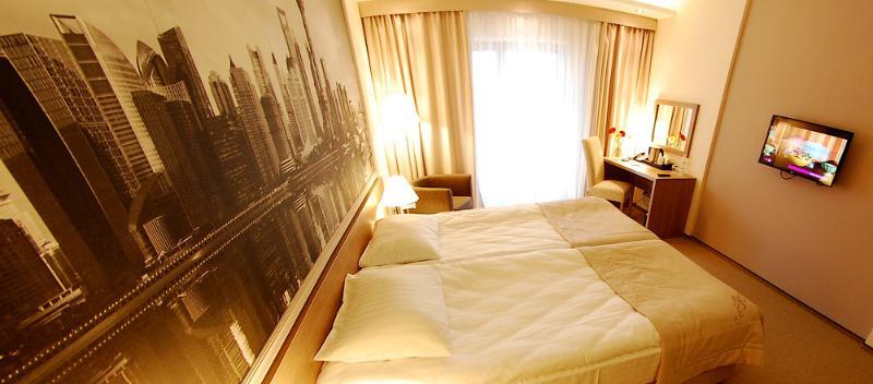 Rius Hotel リヴィウ エクステリア 写真